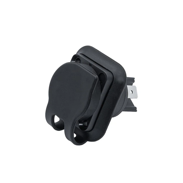 16A 250Vac Lockable Three-core Device Power-out Socket Connector